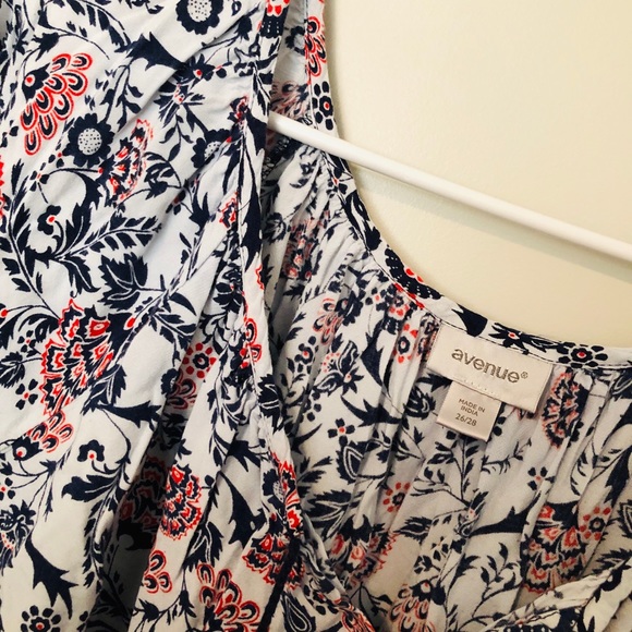Floral Top (Avenue) - Picture 5 of 5